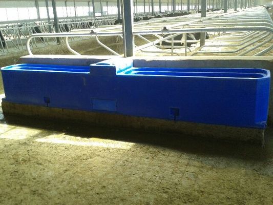 Las materias primas que moldean rotatorias del canal del agua moldean