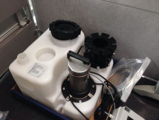 El tanque de la urea 	El CNC de aluminio del molde del billete sólido modificó para requisitos particulares